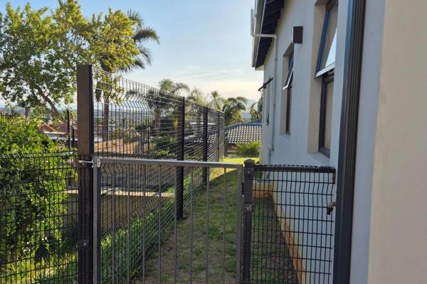 House situated in secure gated complex
3 bedrooms + 1 study (can be used as 4th ...