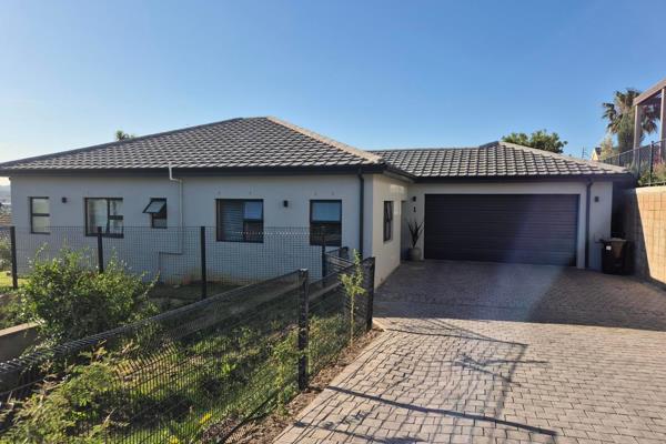 House situated in secure gated complex
3 bedrooms + 1 study (can be used as 4th ...
