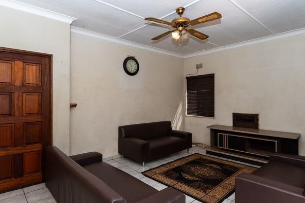 This property features 3 bedroom (Main bedroom has an Air-conditioner) all with BIC. 
1 bathroom with bathtub and another guest ...