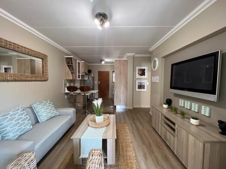 2 Bedroom House for sale in Kameeldrift East - 12 Kameeldrift East