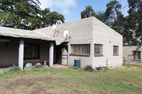 The house on the property is in need of much maintenance but has potential
to transform to a lovely family home or employees ...