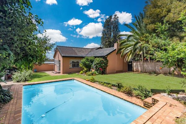 The heart of this home is definitely the kitchen which is of considerable size, where you and your family can enjoy all those precious ...