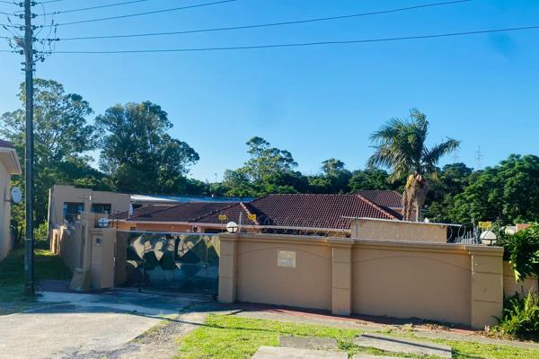 We are excited to present a well-established student accommodation for sale in Amalinda. 

It is conveniently situated near amenities ...