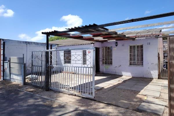 This neat startup home in Belhar features 2 bedrooms that can easily be converted back to a 3 bedrooms. Situated near major amenities ...