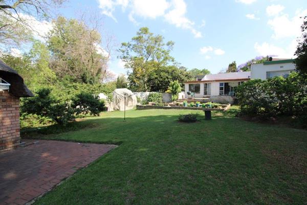 This is the opportunity to purchase land in the sought-after suburb of Bryanston for your dream home.  

The dwellings on the ...