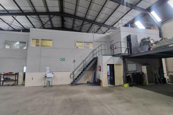 This exceptional 1300m&#178; industrial unit is perfectly suited for light ...