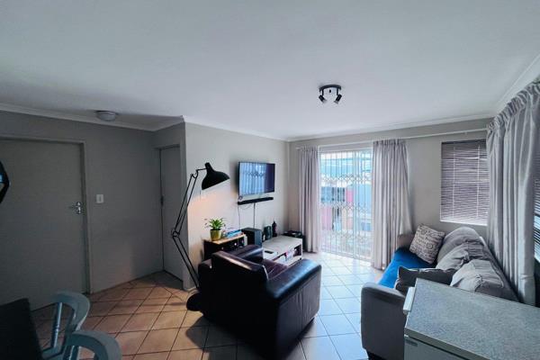 Charming ground-floor 2 bedroom Apartment in a Gated Complex in Bloemhof Suburb!

Welcome to your new home in the heart of Bloemhof! ...