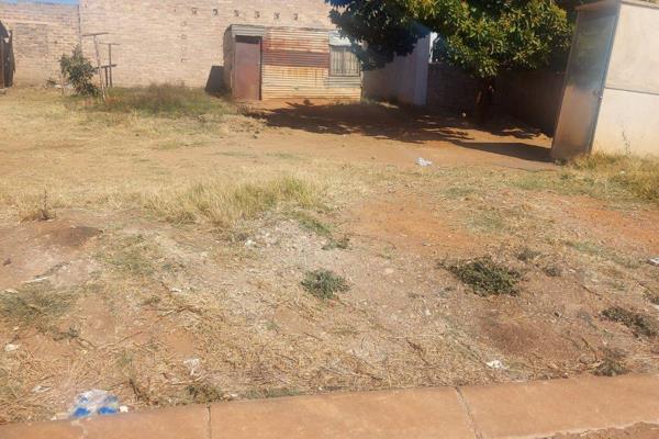 This property is available for sale at soshanguve south next to main road,  complex,  kopanong clinic, schools and Rosslyn industrial.  ...