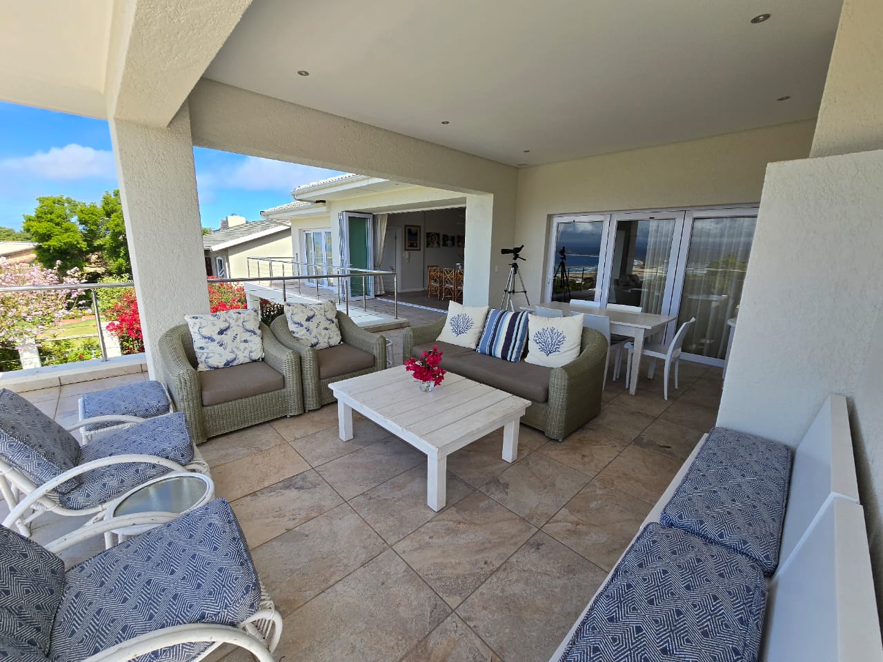 Photo of 6 Bedroom House to rent in Plettenberg Bay Central