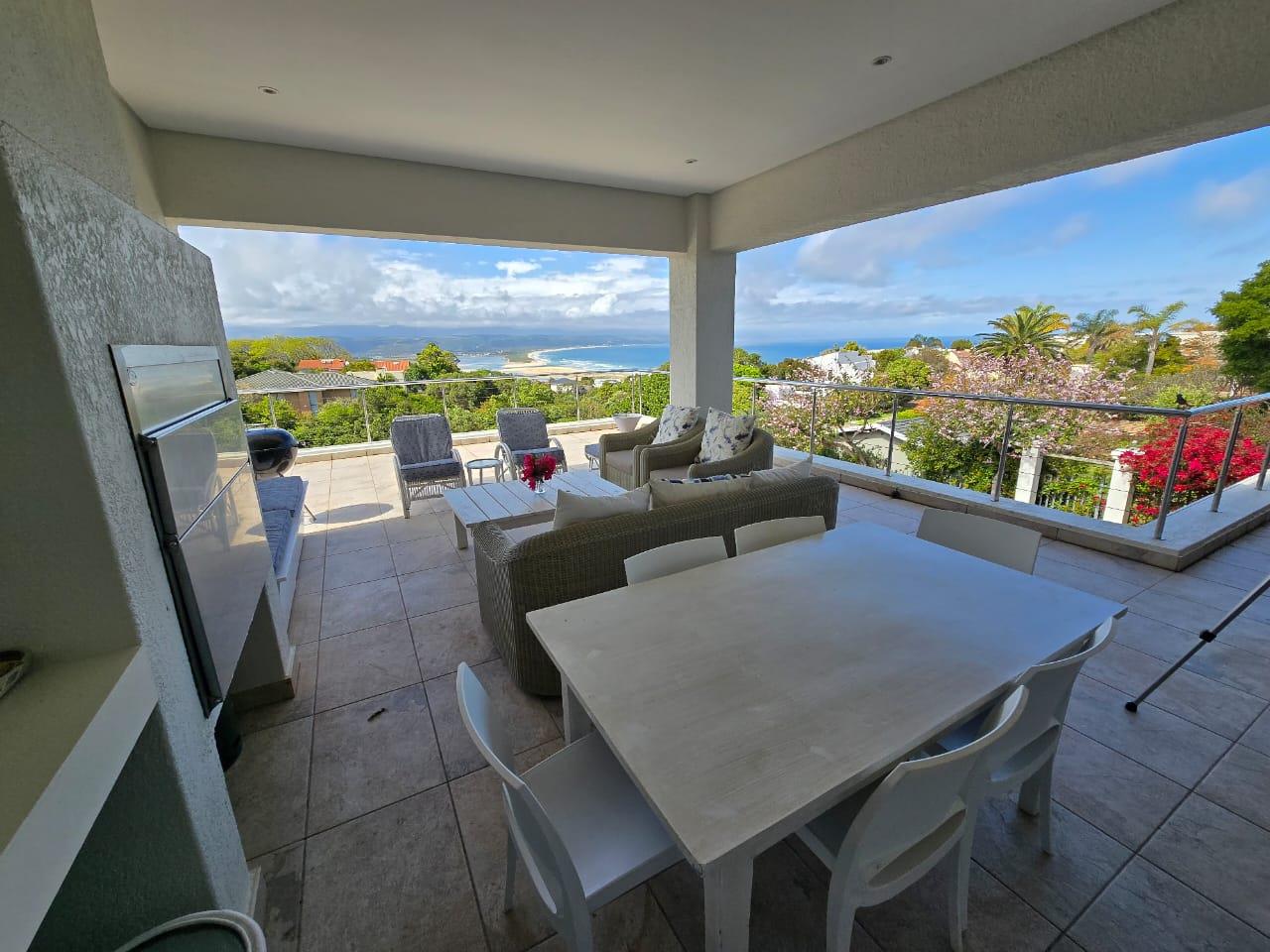 Photo of 6 Bedroom House to rent in Plettenberg Bay Central