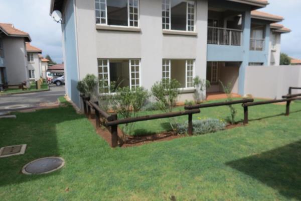 Discover the perfect blend of comfort and convenience with this delightful upstairs Townhouse unit in Rynfield, Benoni. This ...