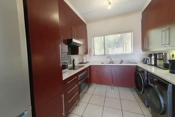 Stunning Fully Furnished Loft Apartment for Rent in Sunninghill!

Welcome to your ideal living space in the heart of Sunninghill! ...