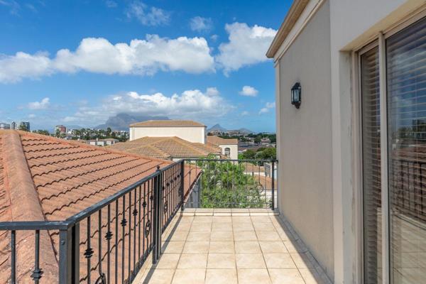 Top-floor duplex with stunning Table Mountain views!

Fully tiled and featuring a ...