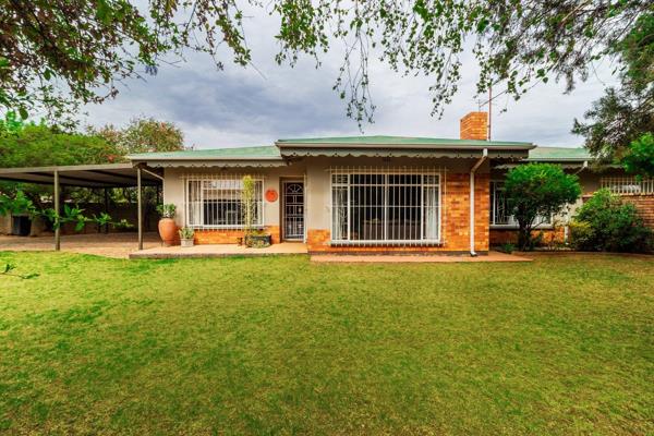 Discover the immense potential of this spacious corner stand in the highly sought-after, access-controlled area of Northmead. The main ...