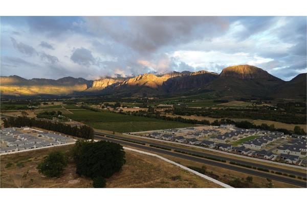 Welcome to your dream home nestled in the exclusive Mountain Crest Private Estate, in Paarl. This brand-new, meticulously designed Plot ...