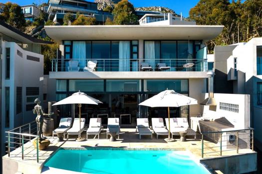 9 Bedroom House for sale in Bantry Bay