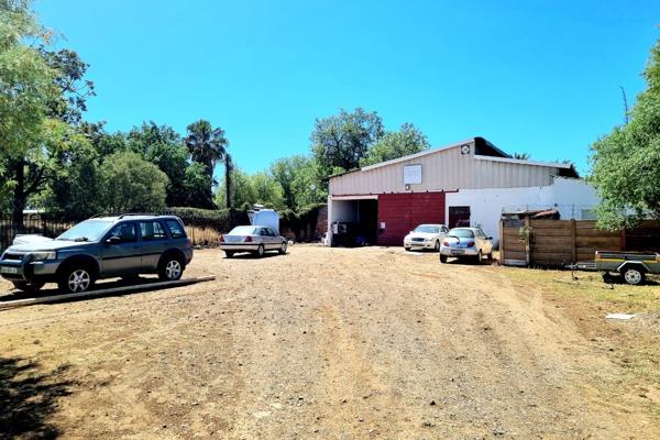 Workshop for sale in Greenside
This massive ERF size of 1583 square meters is a must-see.
The property includes a workshop of ...