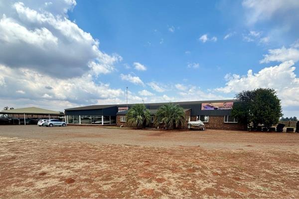 Immaculate 8,6Ha business property with Show Room, Work Shop and Steel Structure for sale on Ravel Street. Network Tower on Property ...