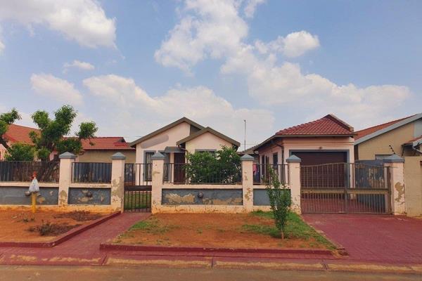 Charming 2-Bedroom Home with Convenient Access to Amenities

This lovely home in Vosloorus offers a perfect blend of comfort and ...