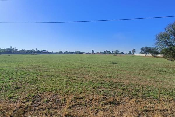 Unlock endless potential with this well-located property:

* Prime Access – Right off the tar road, 7 kilometer to Vaal mall.
* ...