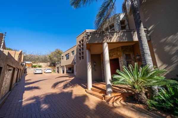 This exceptional property offers not just one, but four distinct dwellings, making it a remarkable investment opportunity in the highly desirable Meyersdal area, complete with business rights.
Main House:
Five Bedrooms, 5.5 Bathrooms: A spacious layout perfect for comfortable ...