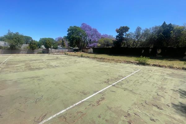 Vacant Stand in Prime area of Bryanston East 
large 1680 Square Stands 
Walled 
Build Your Dram home 
View today 
