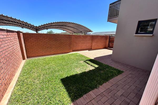 3 bedrooms.
2 Bathrooms: 1 full and 1 Ensuite
Open Plan Living area
Modern Kitchen ...