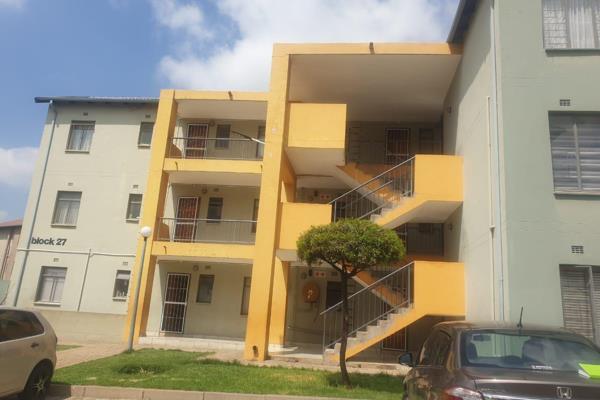 Apartment for Sale in Jabulani Brooke&#39;s in the heart of Soweto

2 bedrooms fully fitted situated in the 3rd floor on this newly ...