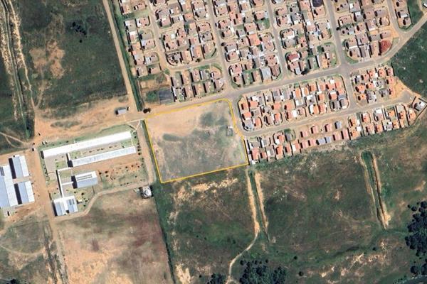 This vacant plot, located in the rapidly expanding Raceway Park just off the N8 and 6 km from Bloemfontein’s CBD, offers exceptional ...