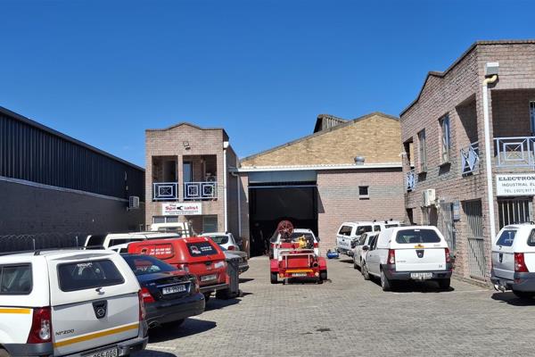 Stikland Warehouse coming Up Early next year 

325 sqm Warehouse available at 01/04/2025 

Reception Office on ground Floor ...