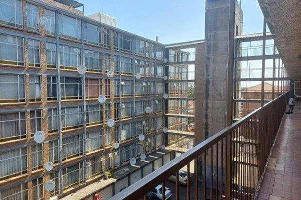 This apartment offers 2 spacious bedrooms with built-in cupboards, 1 bathroom, a living ...