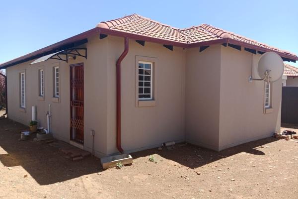 Dream Home in Nellmapius, Near Tshwane Automotive SEZ!
Discover comfort and convenience ...