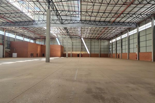 This newly built warehouse offers an ideal setting for industrial and logistics ...