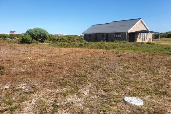 This 600 m2 vacant stand is located in Klipfonteyn 1, Kleinbaai, in a cul-de-sac  ...