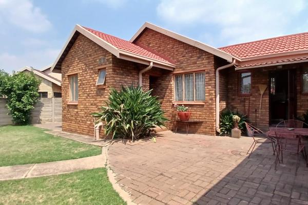 !Perfect and Quiet Neighbourhood!

Extras
- Secure Neighbourhood.
- Borehole.
- Close to schools and Shopping Centre.
- Double ...