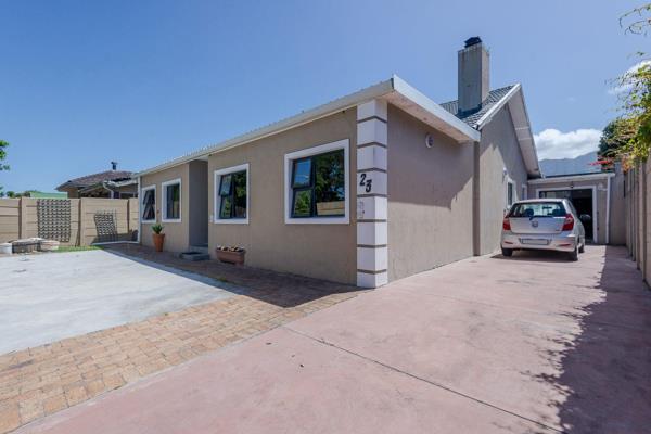 Exclusively listed by Seeff Properties

Open hour Thursday the 21st of November 5 - ...