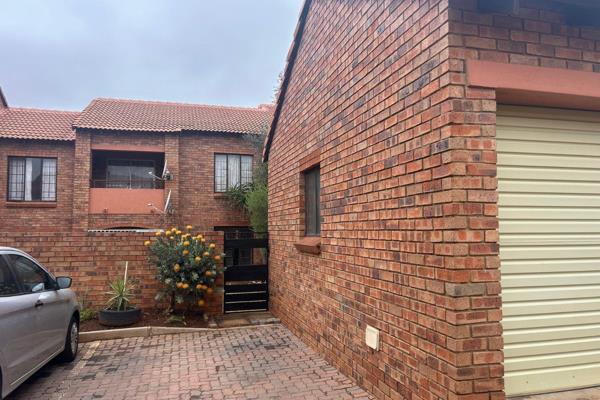 Spacious  ground floor apartment with interleading garden and lock up garage offers
2 ...