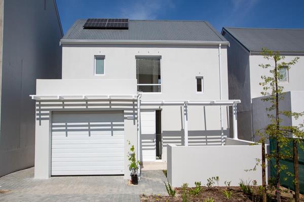 New house in the beautiful Voliere Estate

Brand new 2-bedroom duplex house to rent from middle November 2024
The house offers quality ...