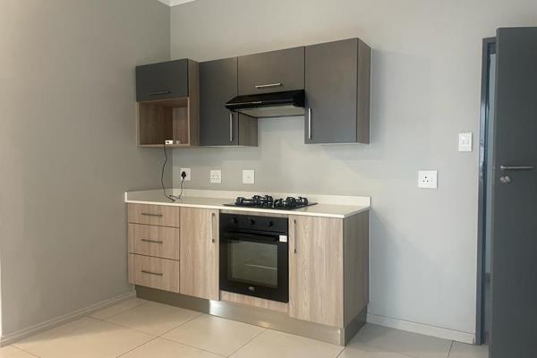 Stunning modern apartment located in 50 on Lever.
This apartment offers an intimate living as it offers 
*1 bedroom
*one ...