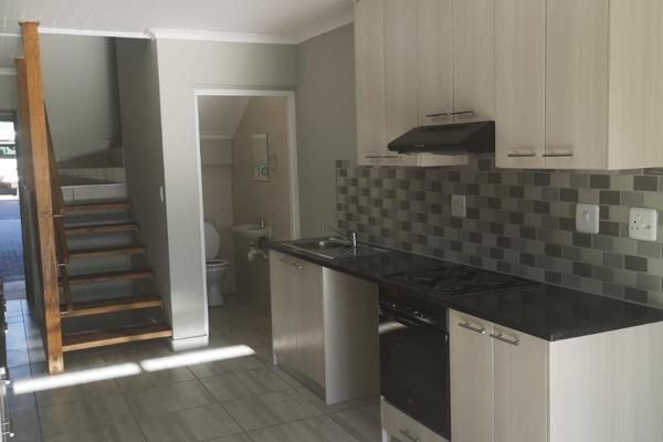 Lockup &amp; Go 1 Bedroom Loft apartment to rent in Security Complex, Protea Heights ...