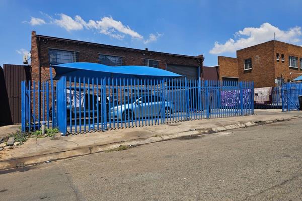 Great free-standing property available to let in Delville, Germiston. This facility ...