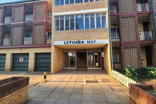 Discover this well-located 2-bedroom, 1-bathroom apartment in Vanderbijlpark CE 2. This 120m2 unit offers functional living spaces ...