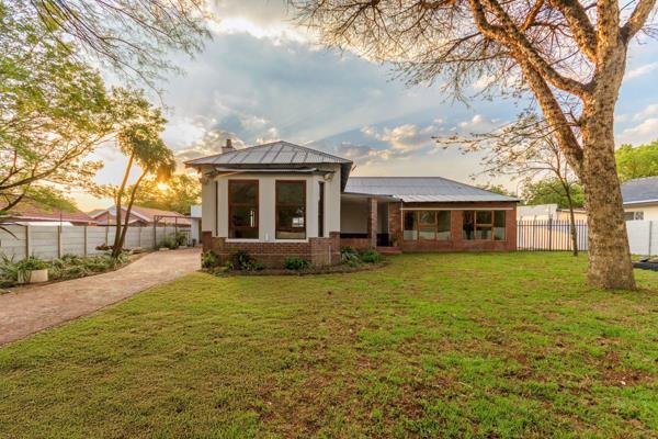 This beautifully renovated, open-plan home blends classic charm with a modern feel, ideal for a first-time buyer or young family. 

The ...