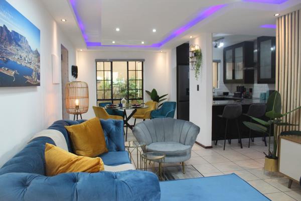 Elegant Fully Furnished Modern 2-Bedroom Apartment in Ferndale, Randburg – Ideal for ...