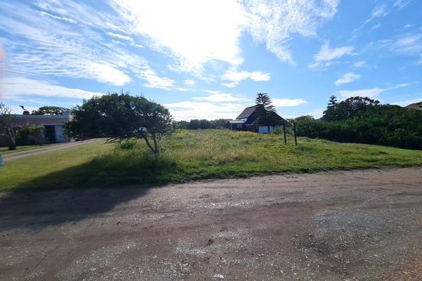 Building double storey on this level stand will ensure lovely landscape and mountain views. Paradise Beach is booming with new builds ...