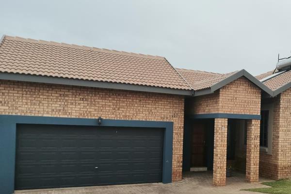 BEAUTIFUL 3 BEDROOMS AVAILABLE 
Open plan Living and Kitchen area, 2 bathrooms, double ...