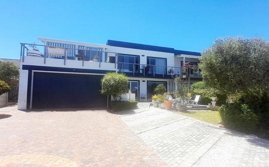 3 Bedroom House for sale in Yzerfontein