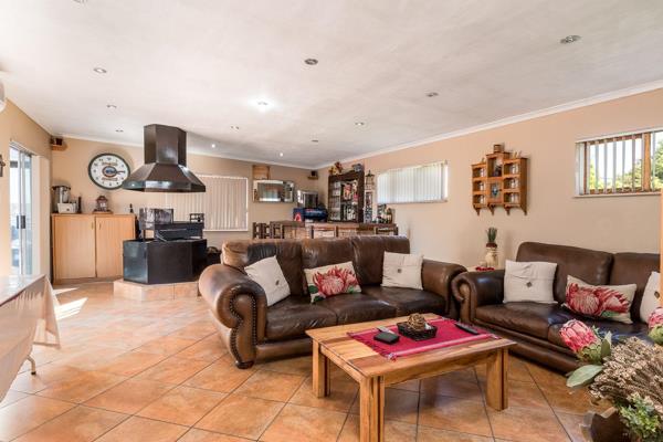 Viewing by appointment with agent only. Please contact the agent to arrange a viewing.

Sole &amp; Exclusive Mandate!

Discover this ...