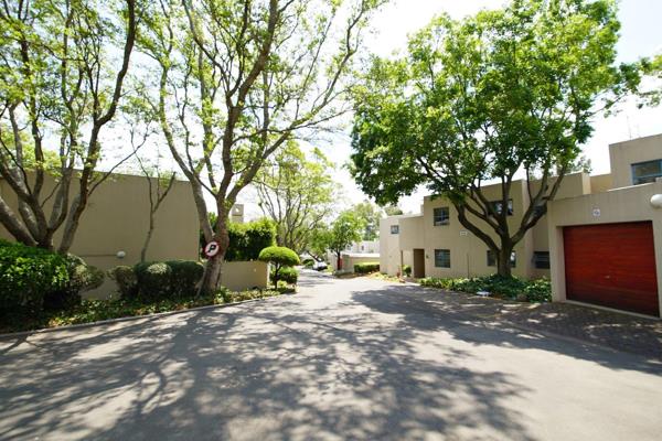 This lovely one bed apartment is close to Sandton CBD just off Parkmore.  It is ideal ...