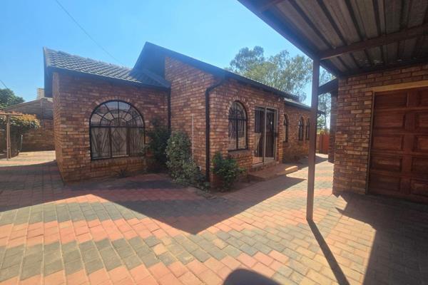 Very neat house to rent .

This property is situated within walking distance to Pretoria West Hospital , it also gives you easy ...